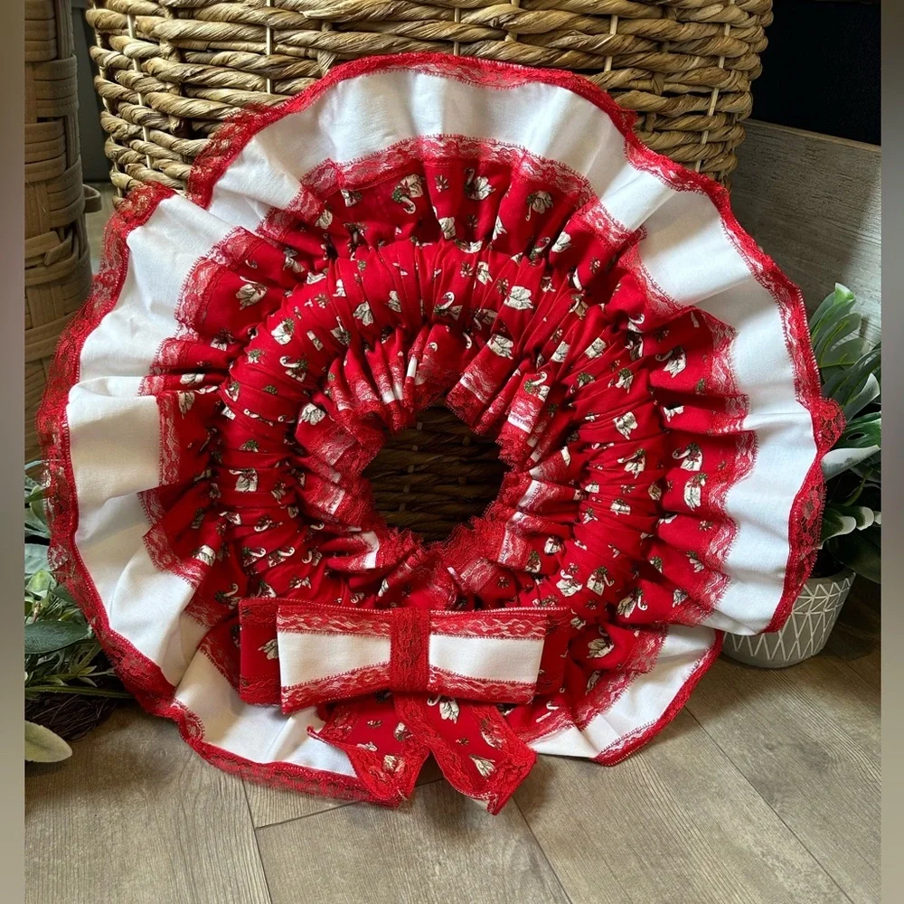Vintage 1970s Christmas Holiday Wreath Handmade Red White Ruffled Swan Print